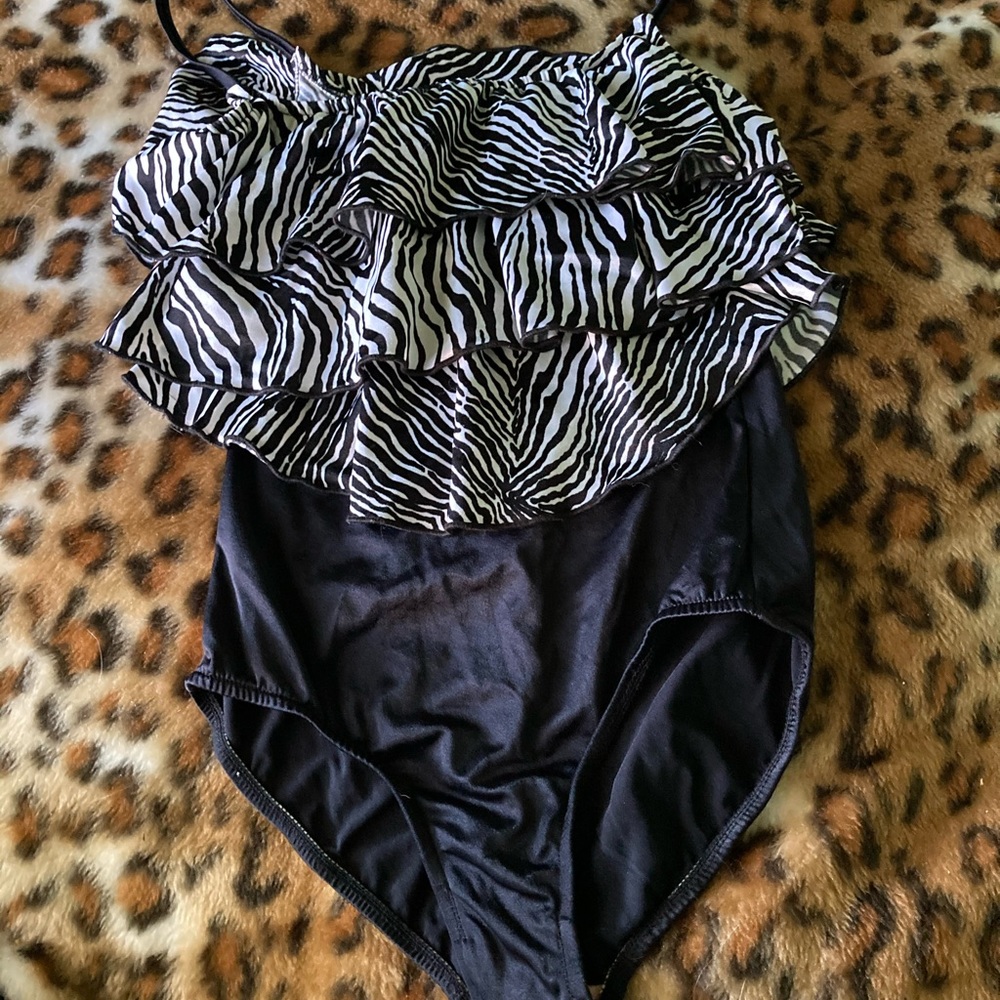 La Plage Black/White Zebra Ruffled 1 Piece Swim 12